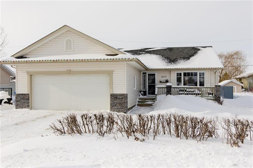 I have sold a property at 207 2nd AVE S in Niverville
